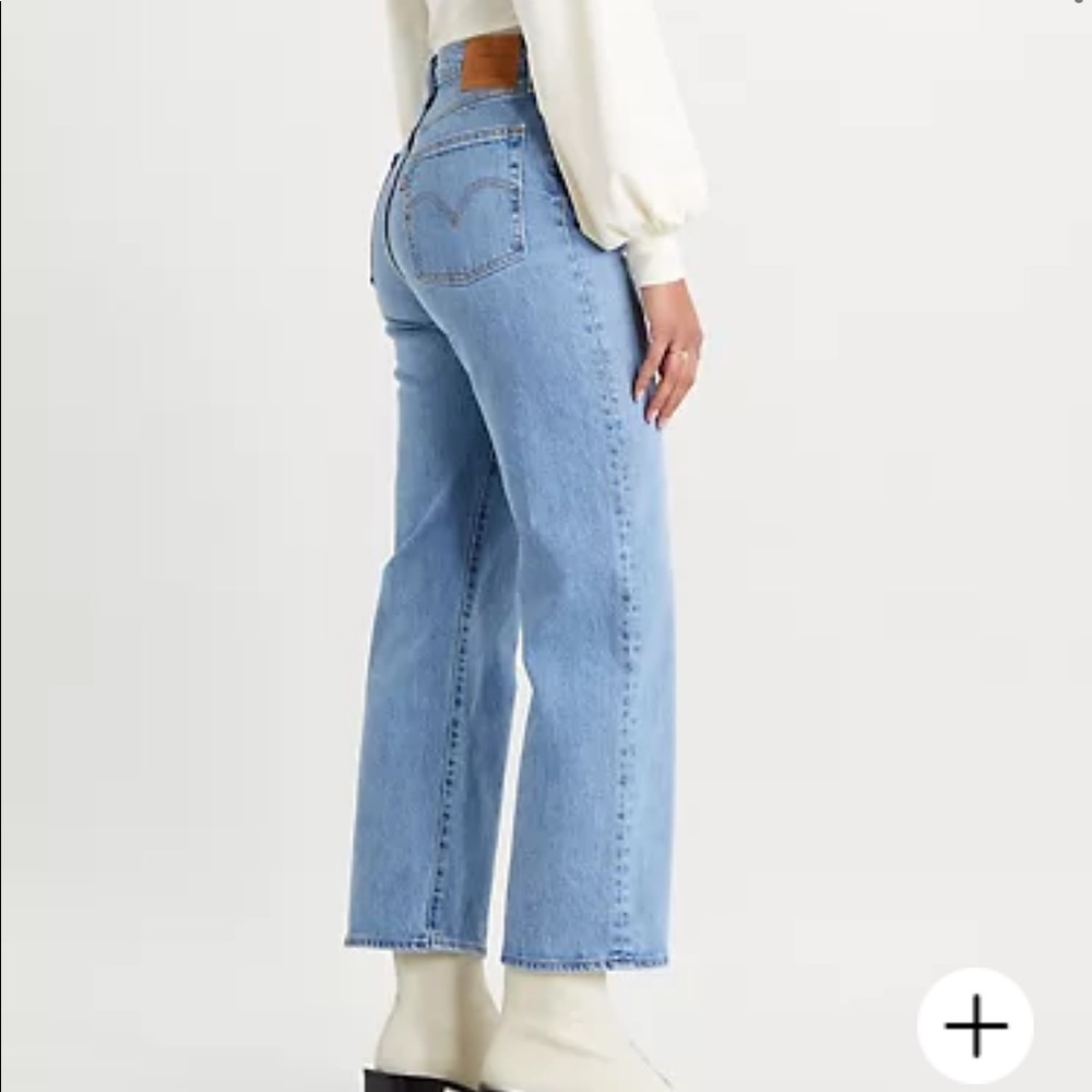 Ribcage straight ankle jeans; size 28, new